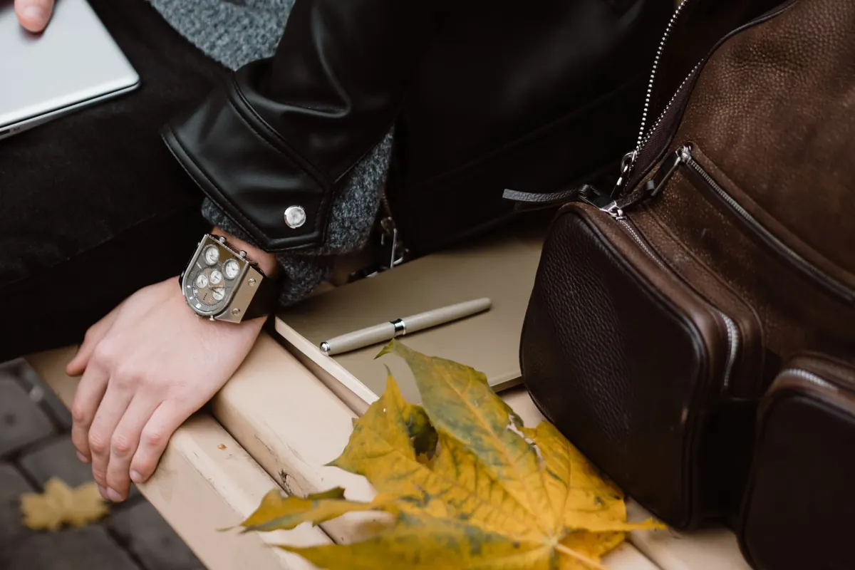 Writing a Seasonal Story: How to Use Autumn Atmosphere in Fiction